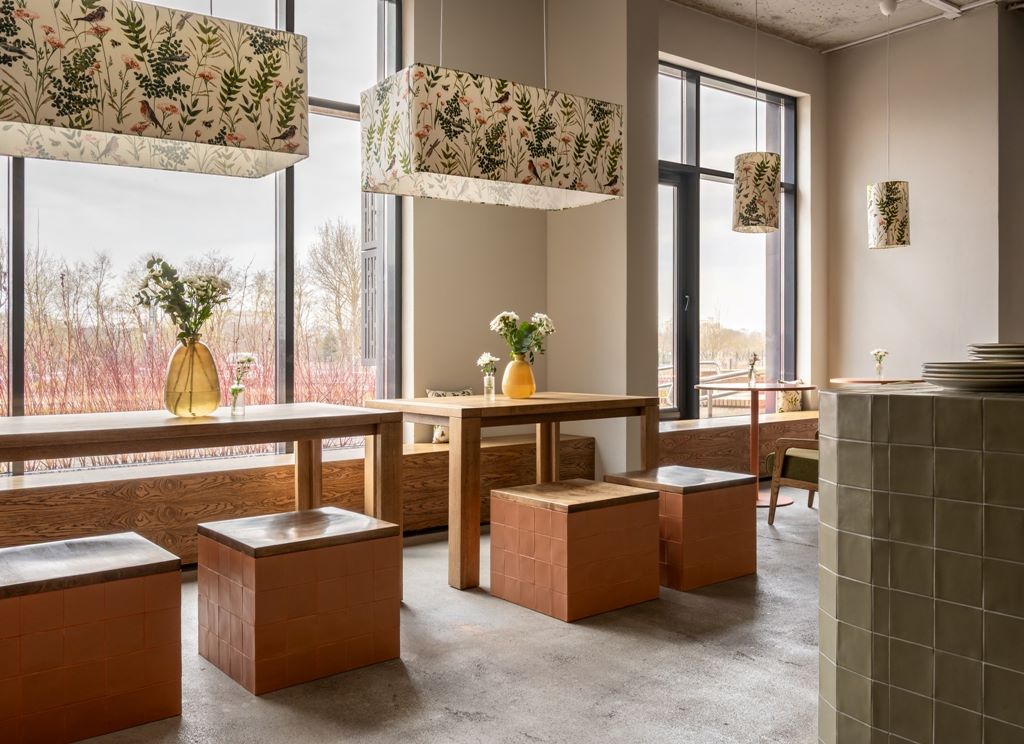 Simple Cafe в ЖК Левада с видом на реку Свислочь
