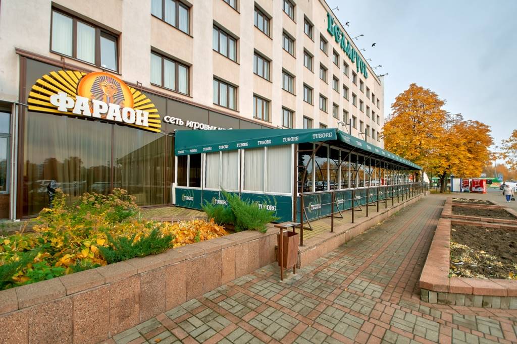Помещение с залом игровых автоматов Фараон